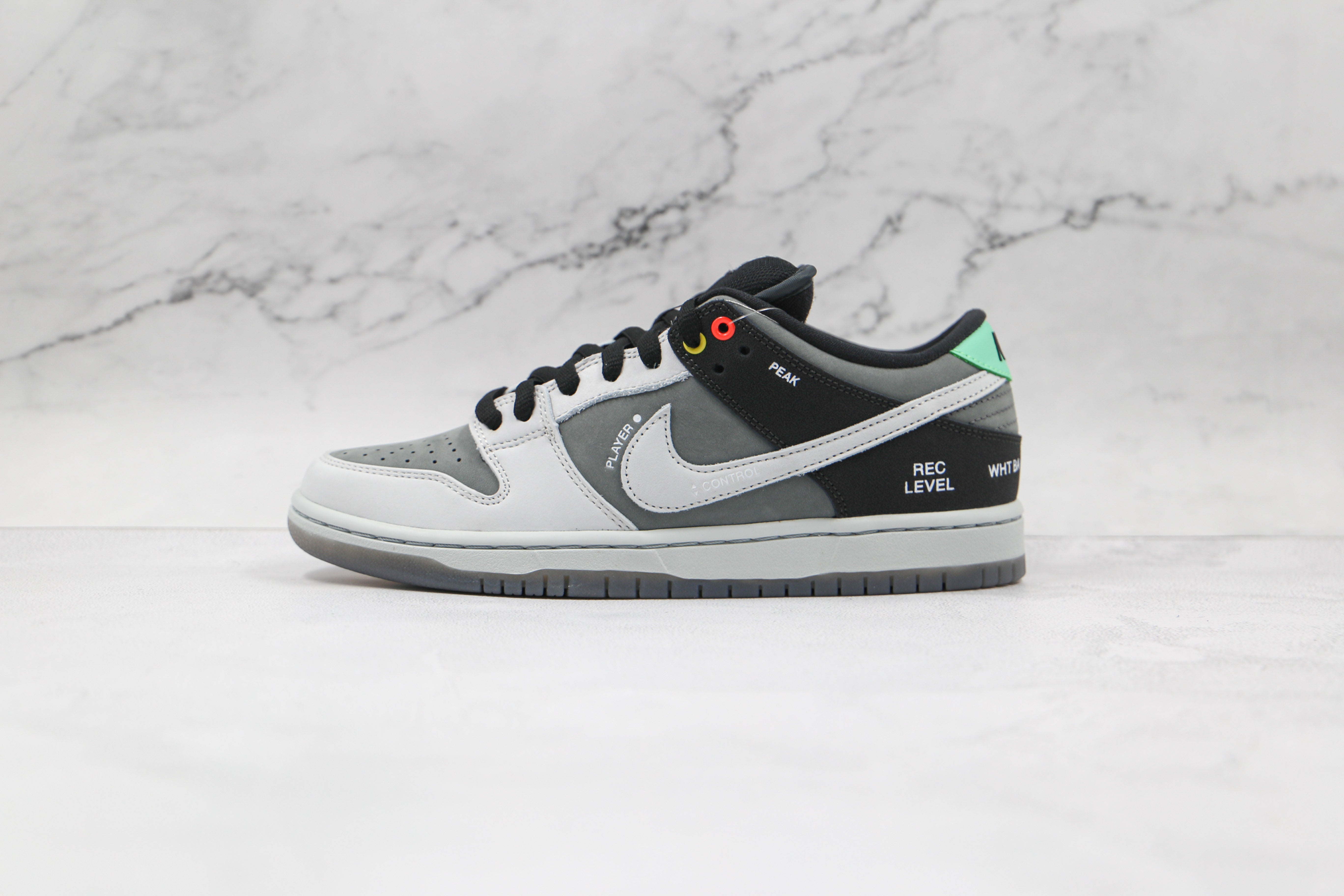 Nike SB Dunk Low VX1000