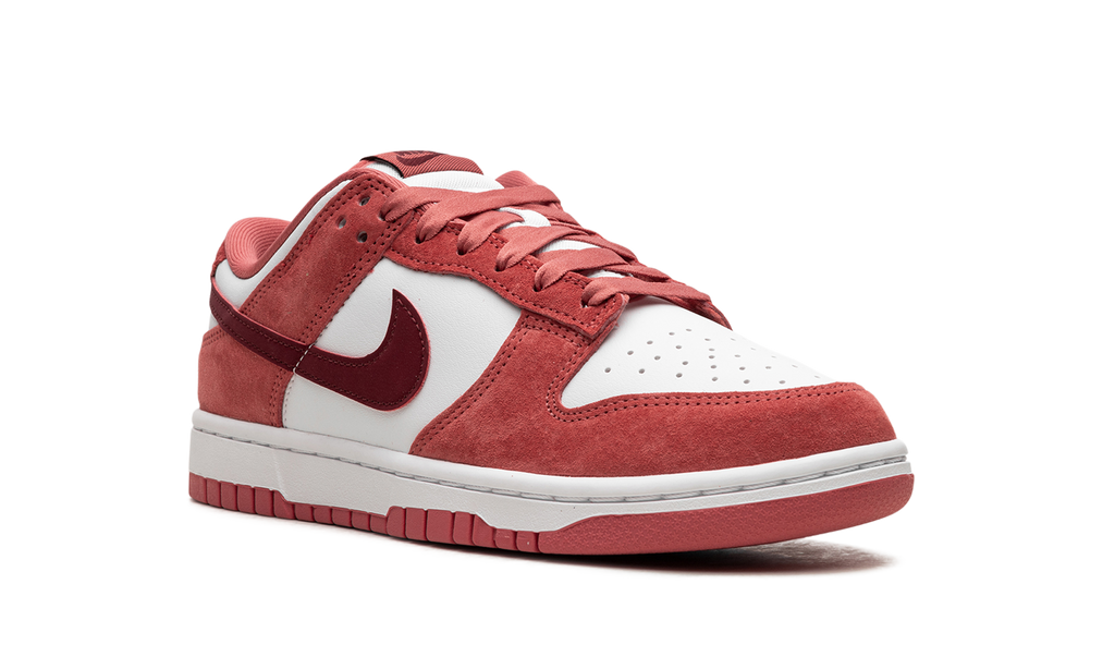 Nike Dunk Low Valentines Day 2024