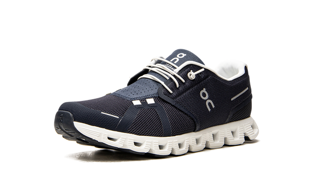 On Running Cloudnova Undyed White