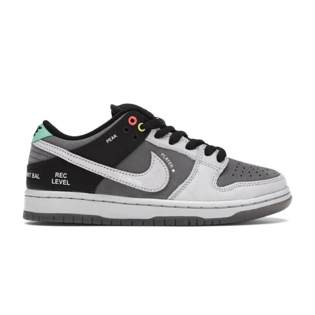 Nike SB Dunk Low VX1000