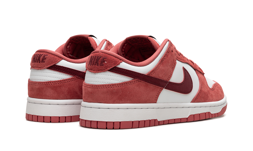 Nike Dunk Low Valentines Day 2024