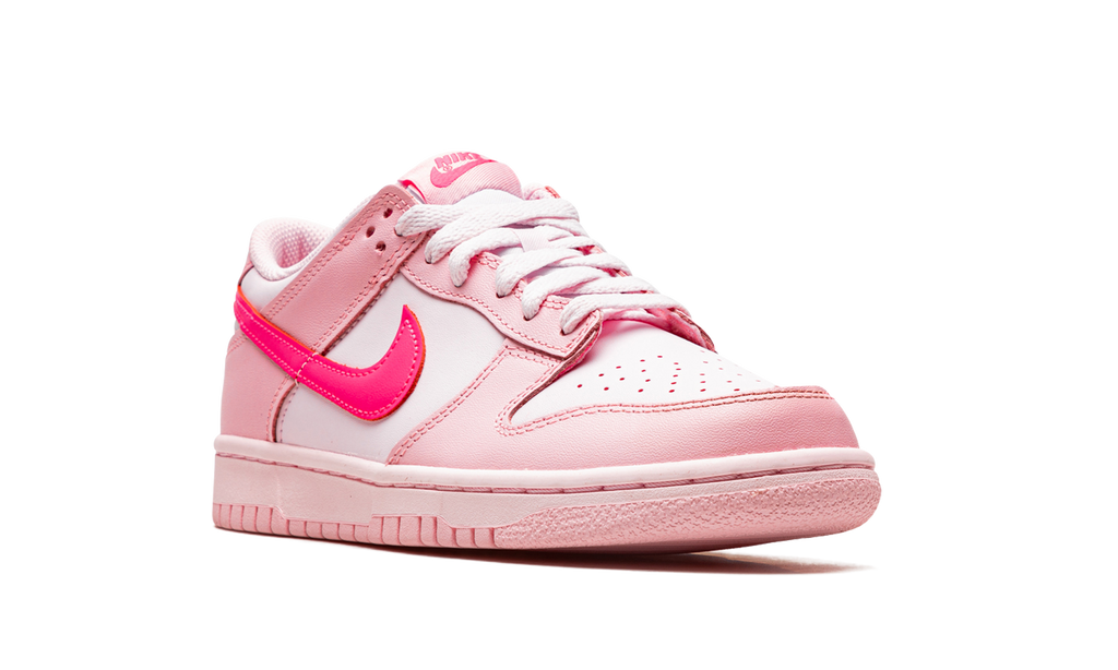 Nike Dunk Low Triple Pink