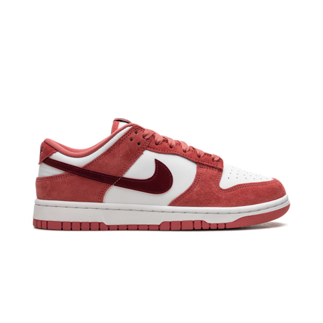 Nike SB Dunk Low Valentines Day 2024