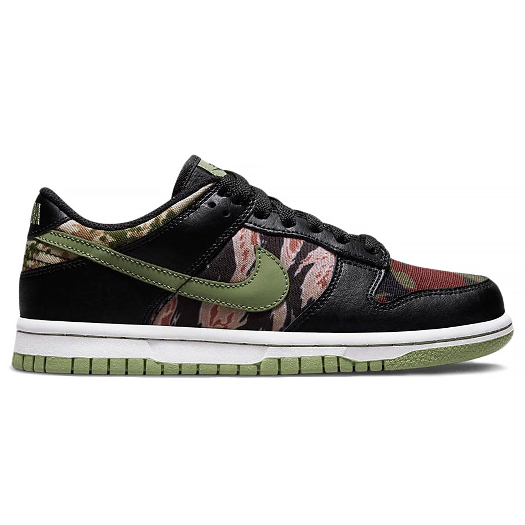 Nike Dunk Low Se Sail Crazy-camo Left Uk 7.5 Right Uk 6.5