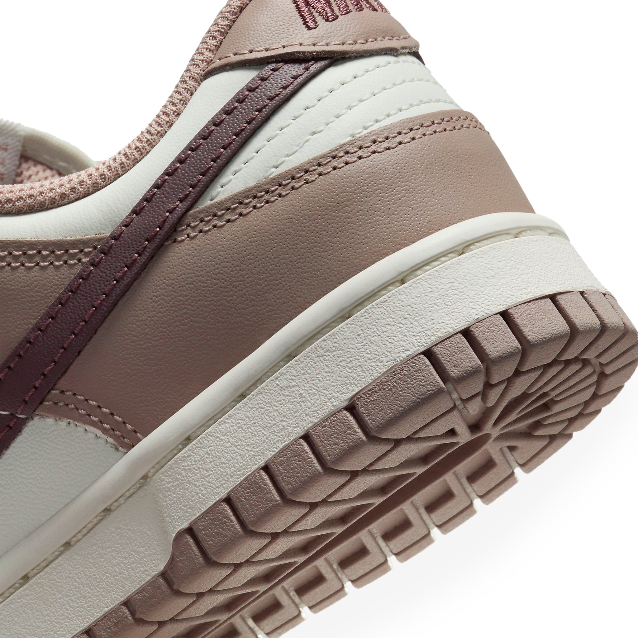 Nike Dunk Low Diffused Taupe